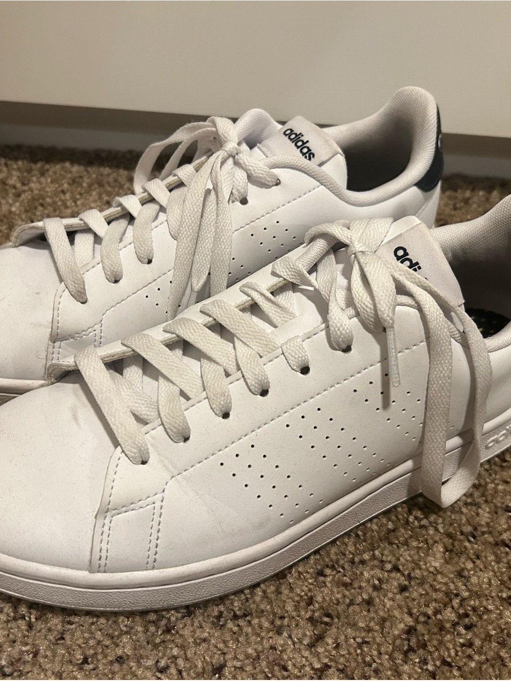 Mens adidas White Low-Top Leather Sneakers with Navy Heel Tab